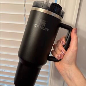 Stanley Adventure Quencher H2.0 in Black 40oz